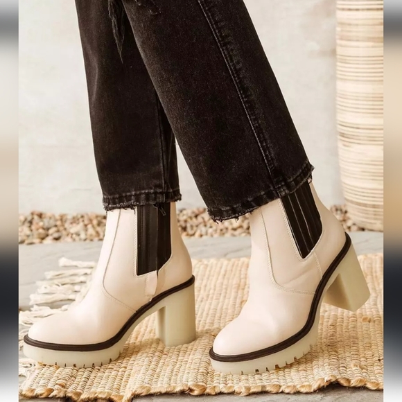 Anastasia Heeled Chelsea Ankle Boot OASIS SOCIETY size 10 - Picture 2 of 15